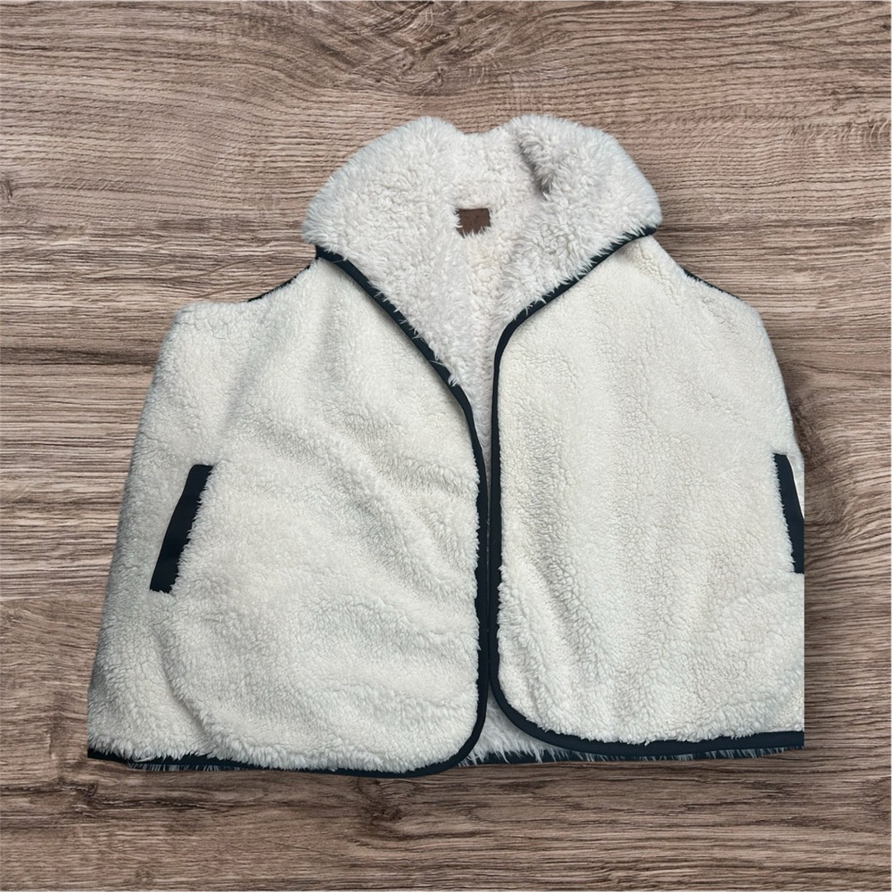 C.C White Vest with High Collar and Plush Material-Reversible